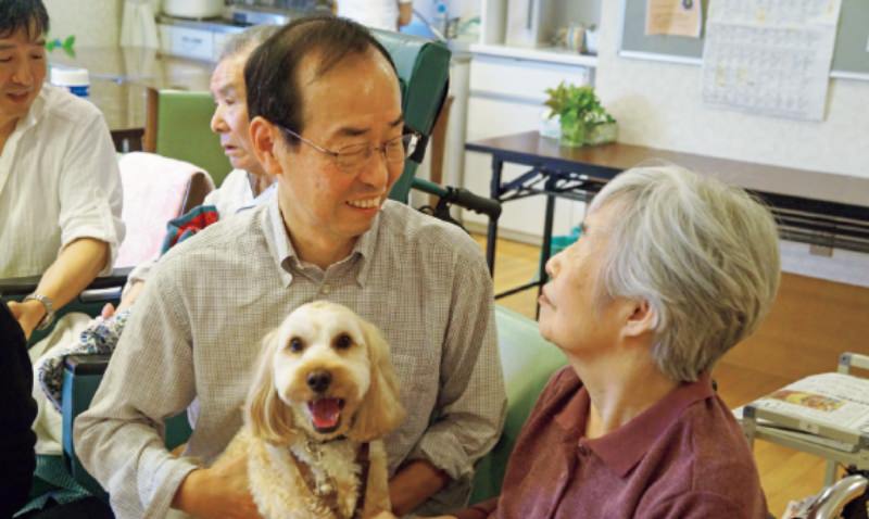 高齢者施設での動物介在活動